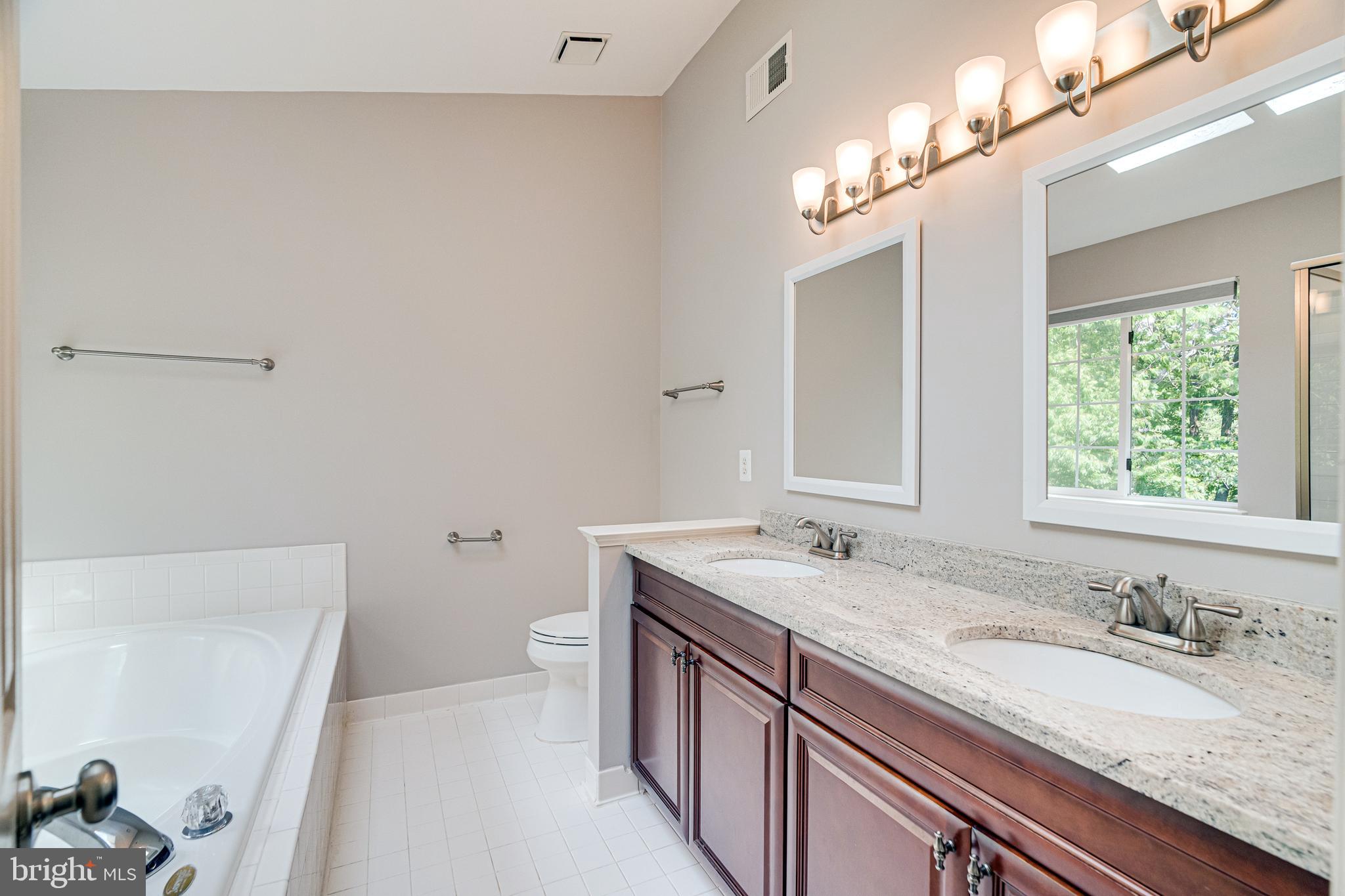 KINGSTOWNE - Residential Lease