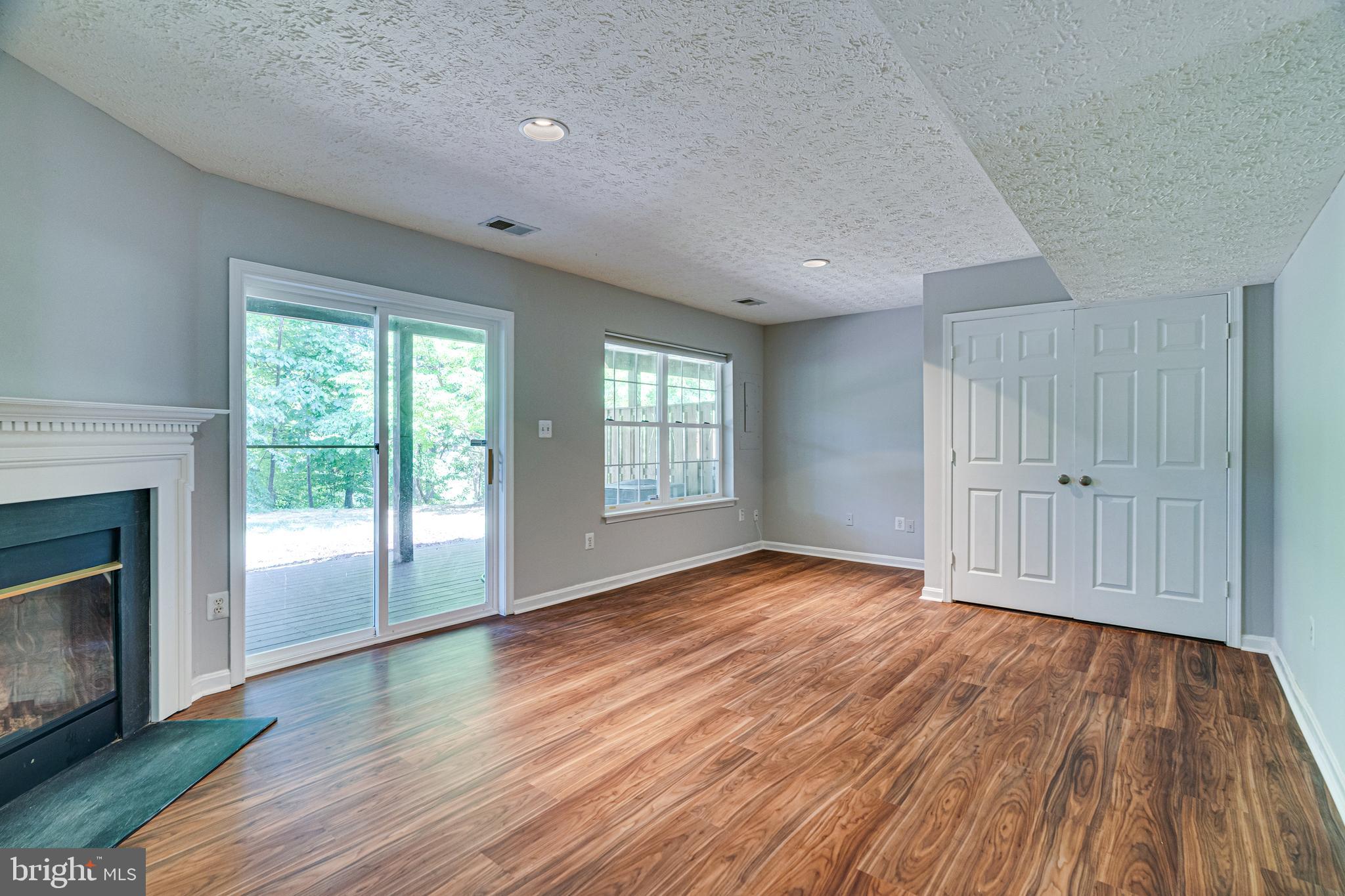 KINGSTOWNE - Residential Lease