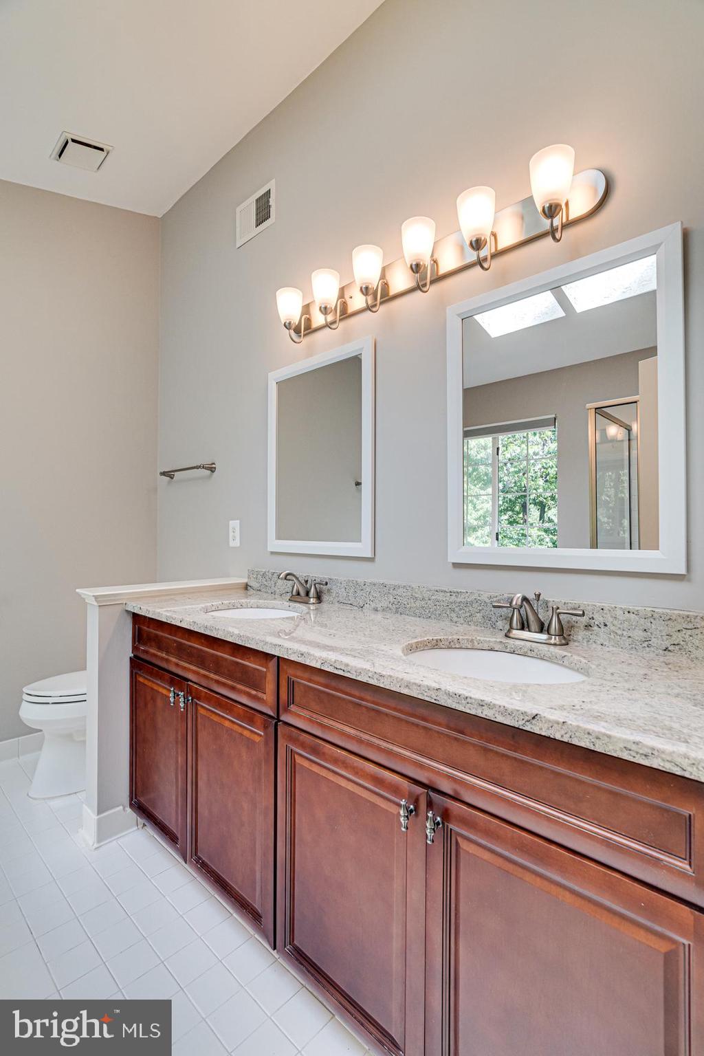 KINGSTOWNE - Residential Lease