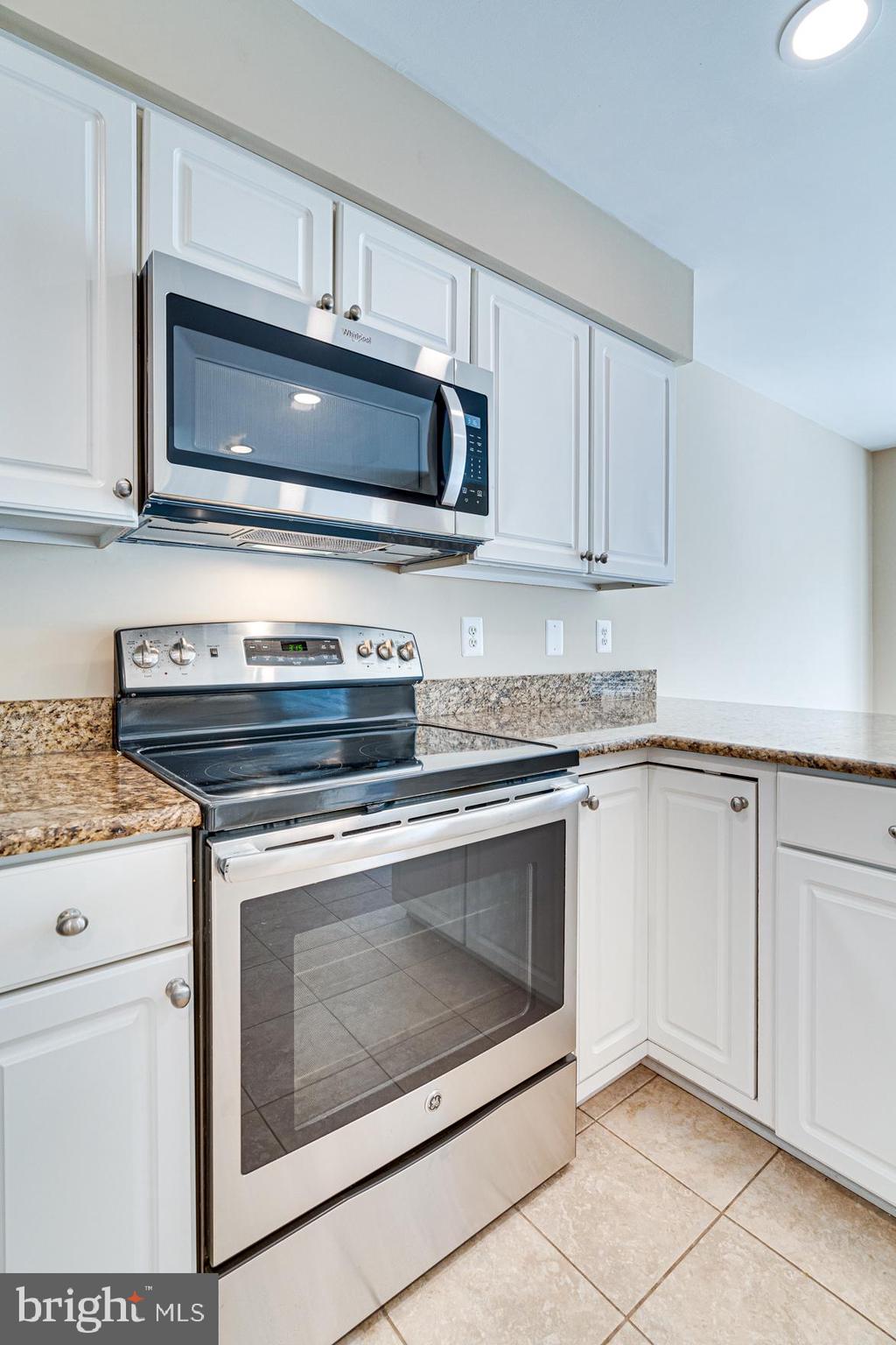 KINGSTOWNE - Residential Lease