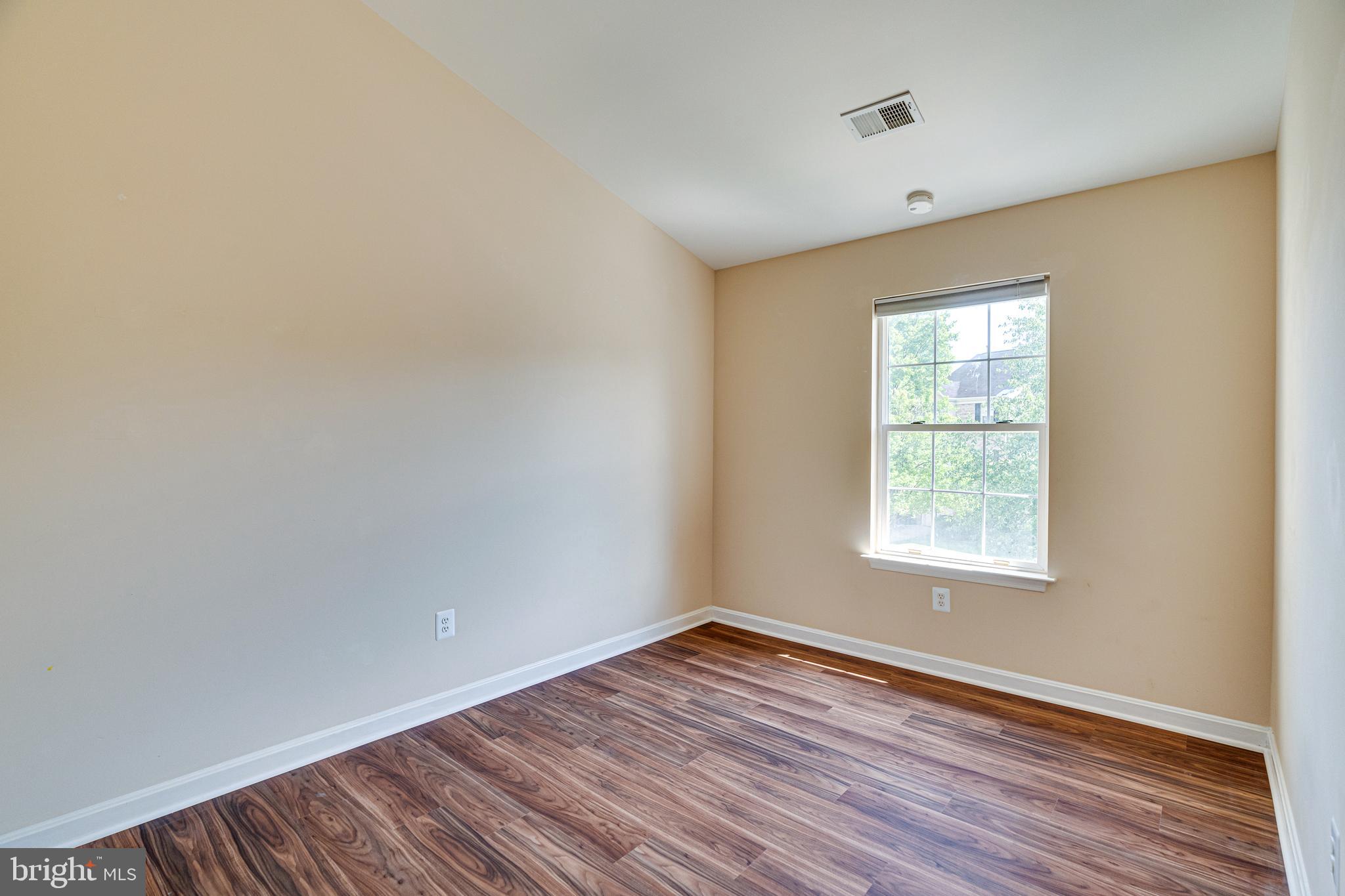 KINGSTOWNE - Residential Lease