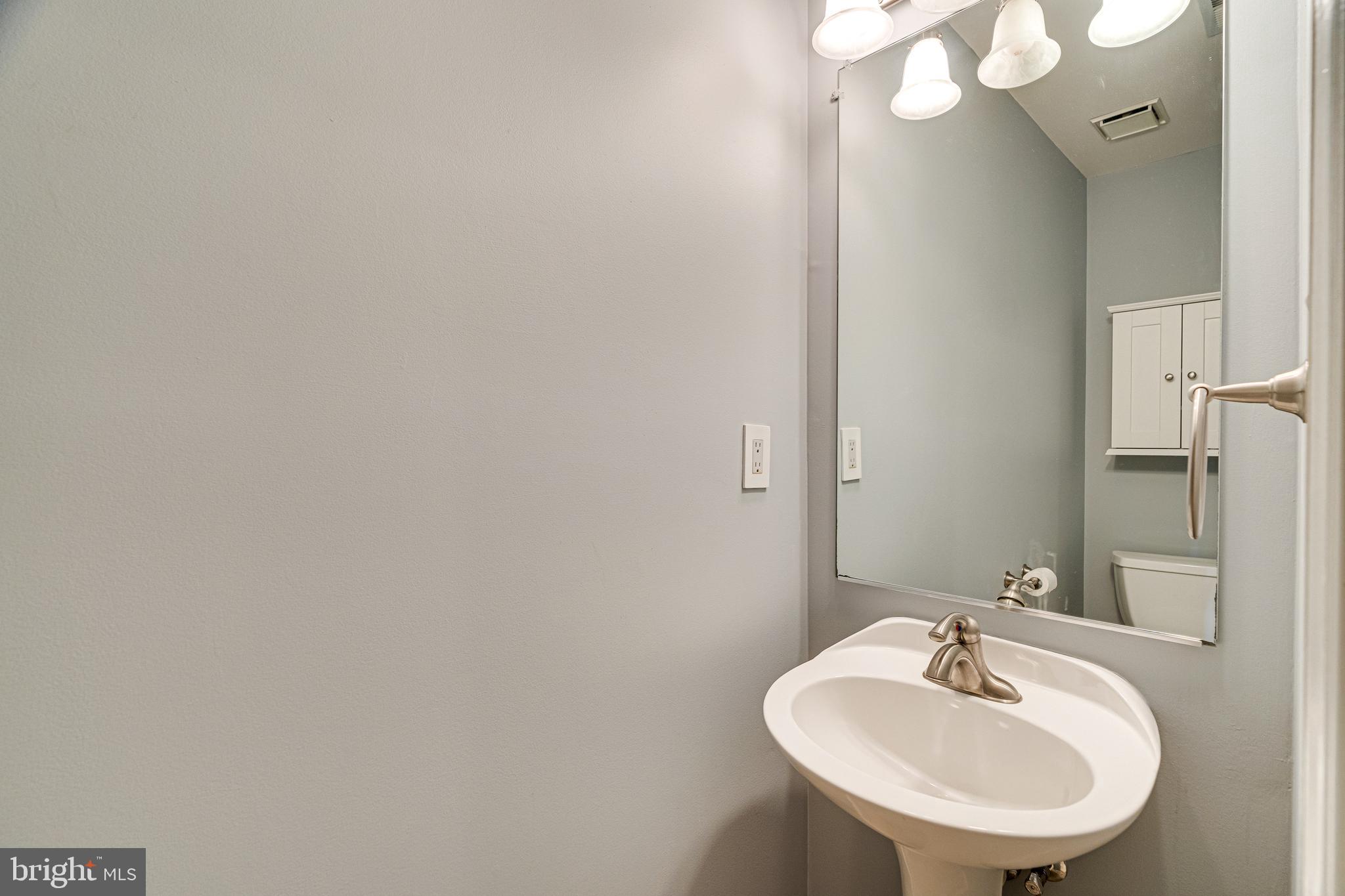 KINGSTOWNE - Residential Lease