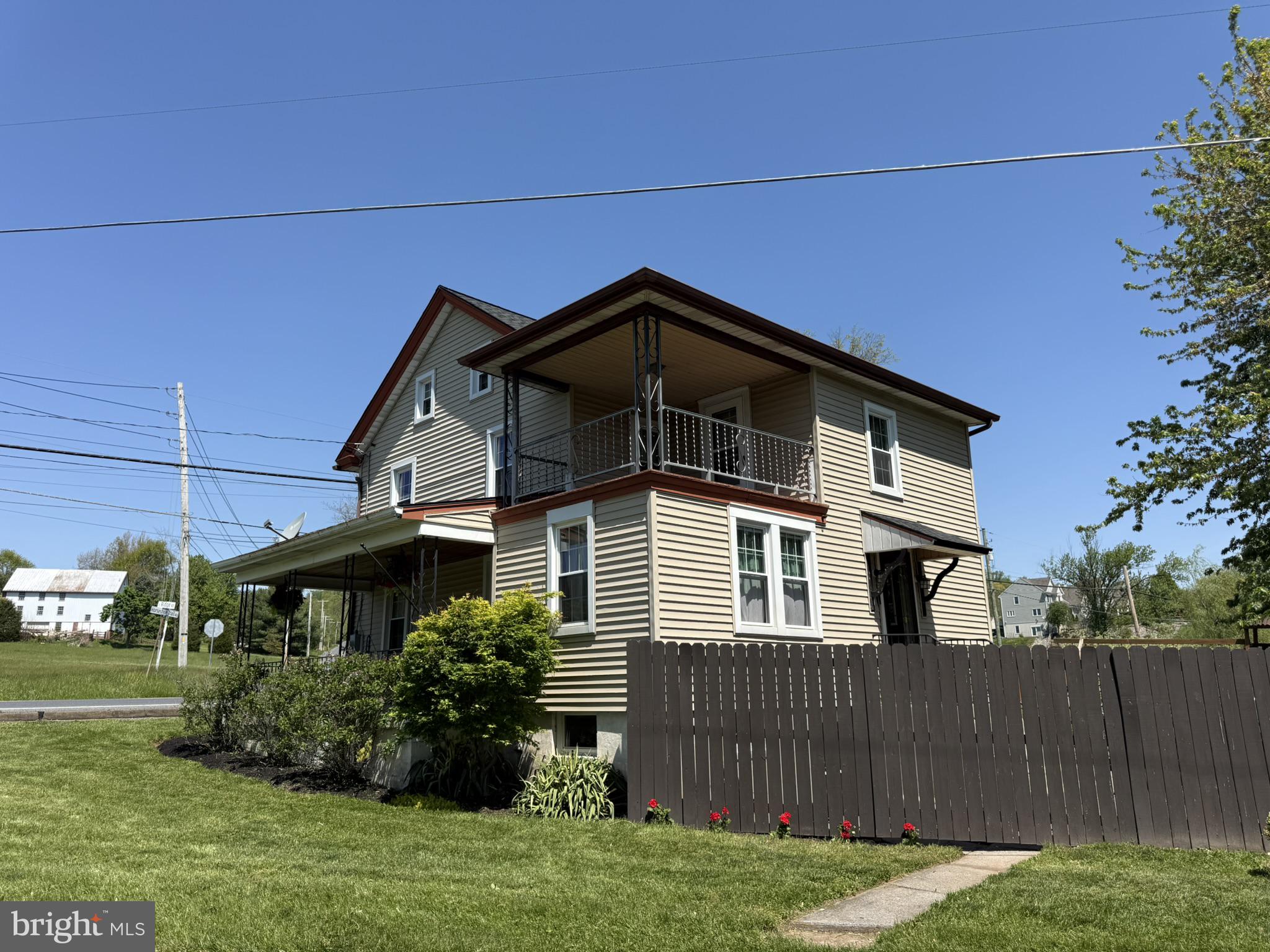 990 S RIDGE ROAD