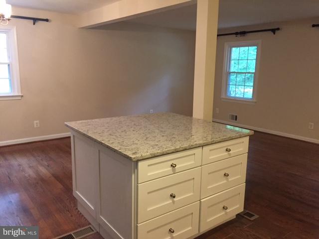 NORTH SPRINGFIELD - Residential Lease