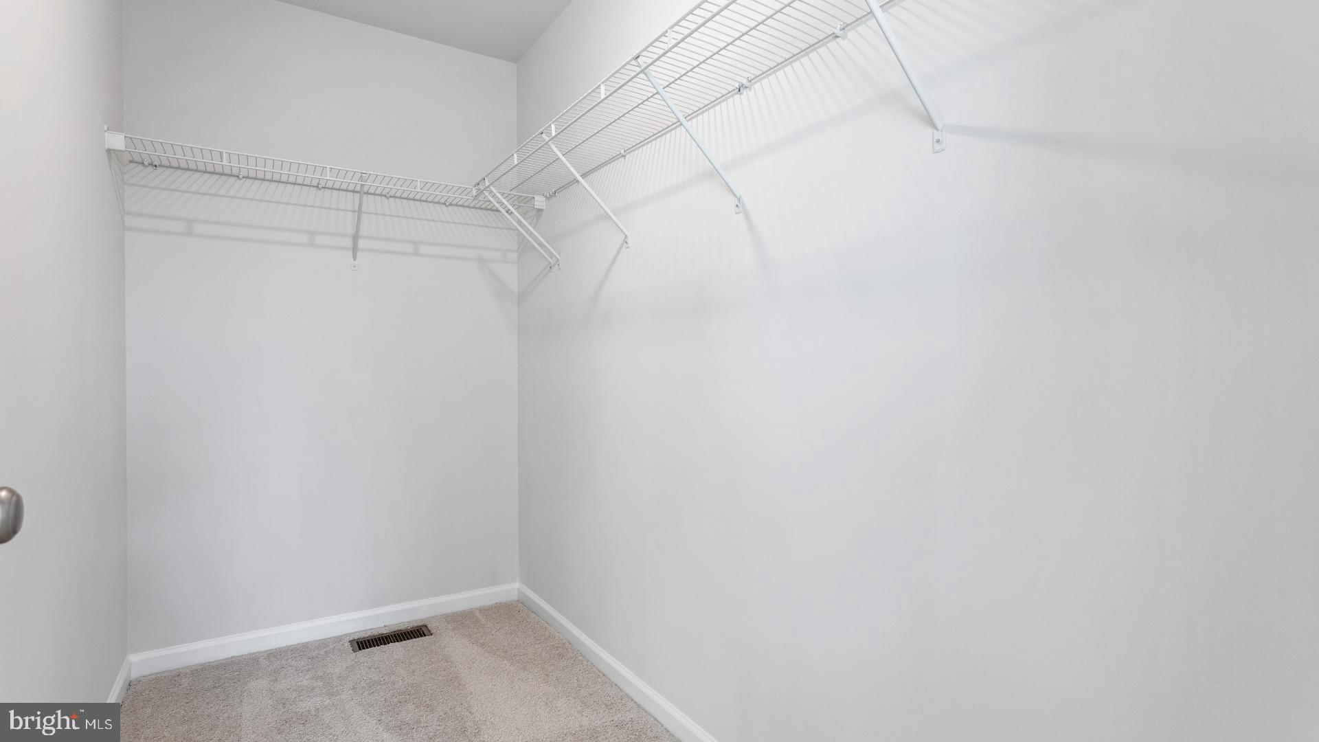 KING'S CROSSING - Residential