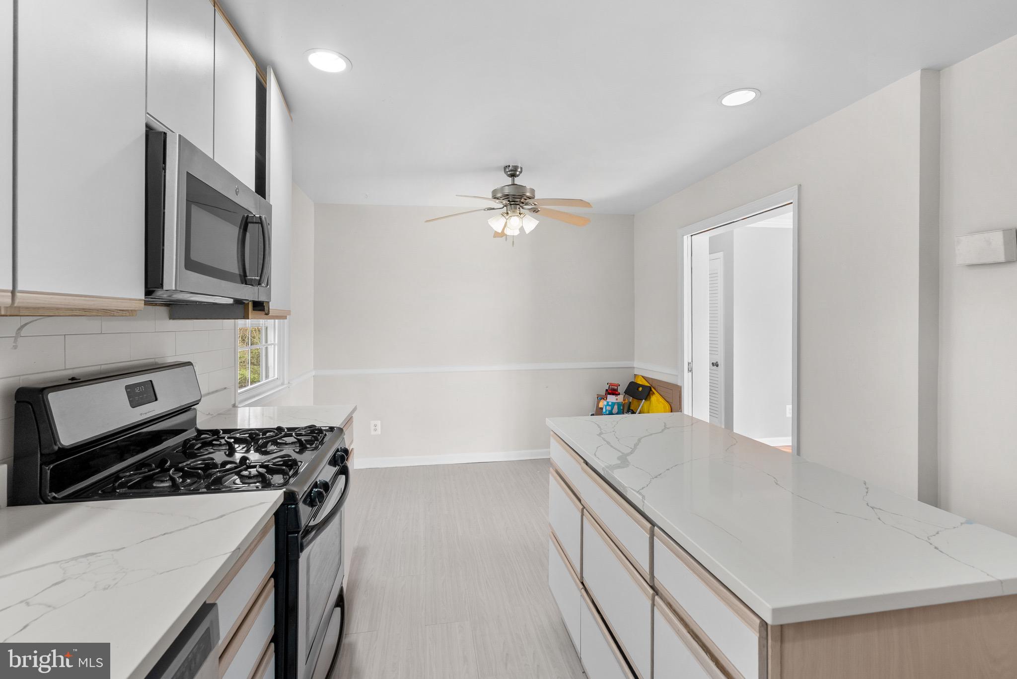 ROLLING VALLEY - Residential