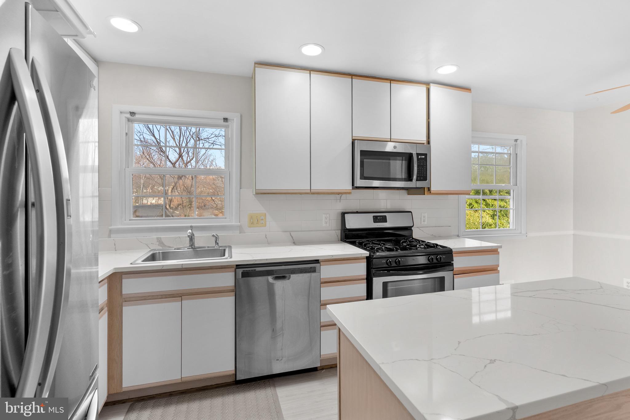 ROLLING VALLEY - Residential