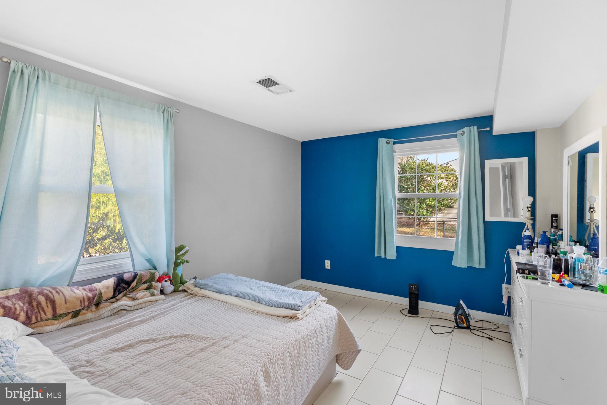 ROLLING VALLEY - Residential