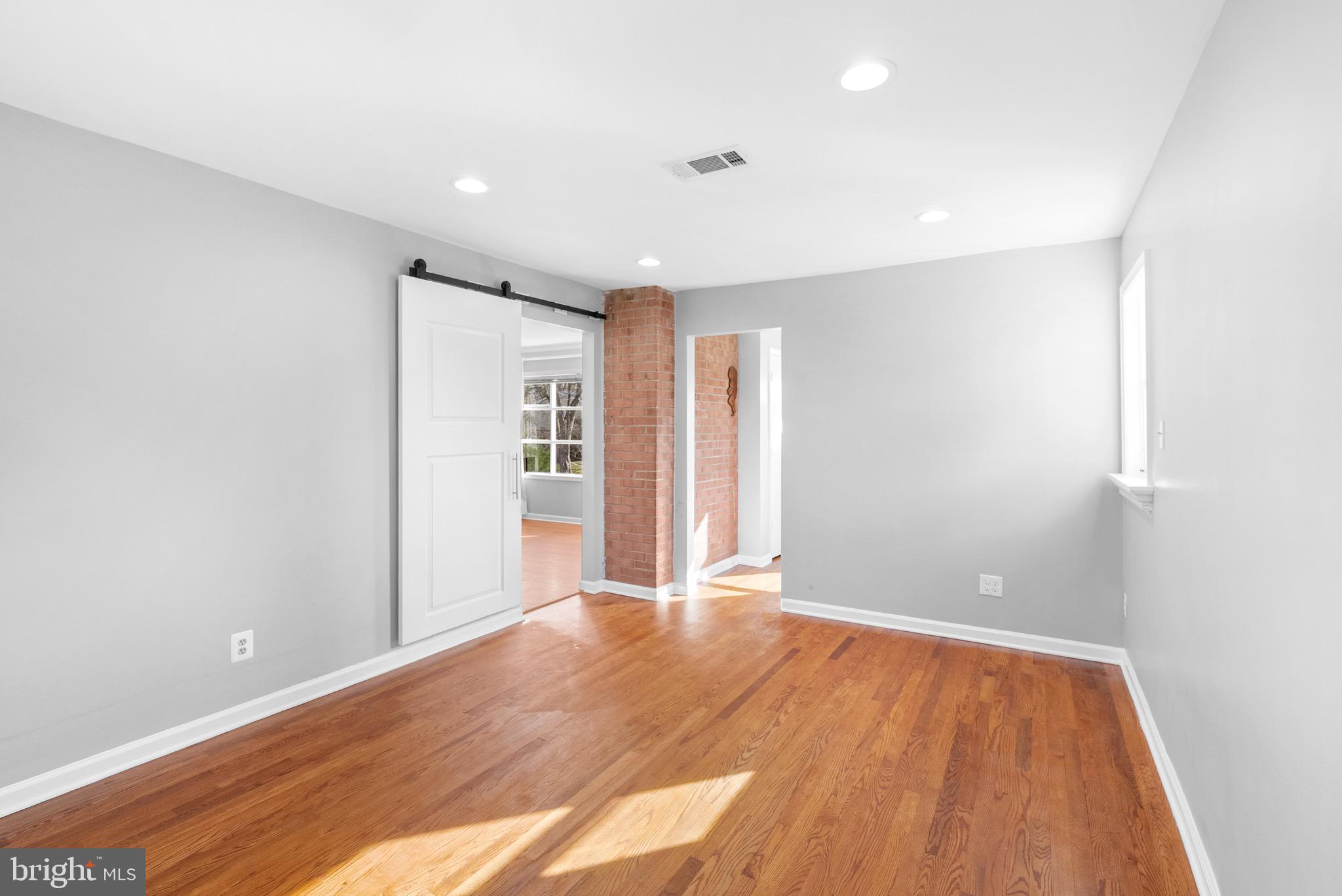 ROLLING VALLEY - Residential