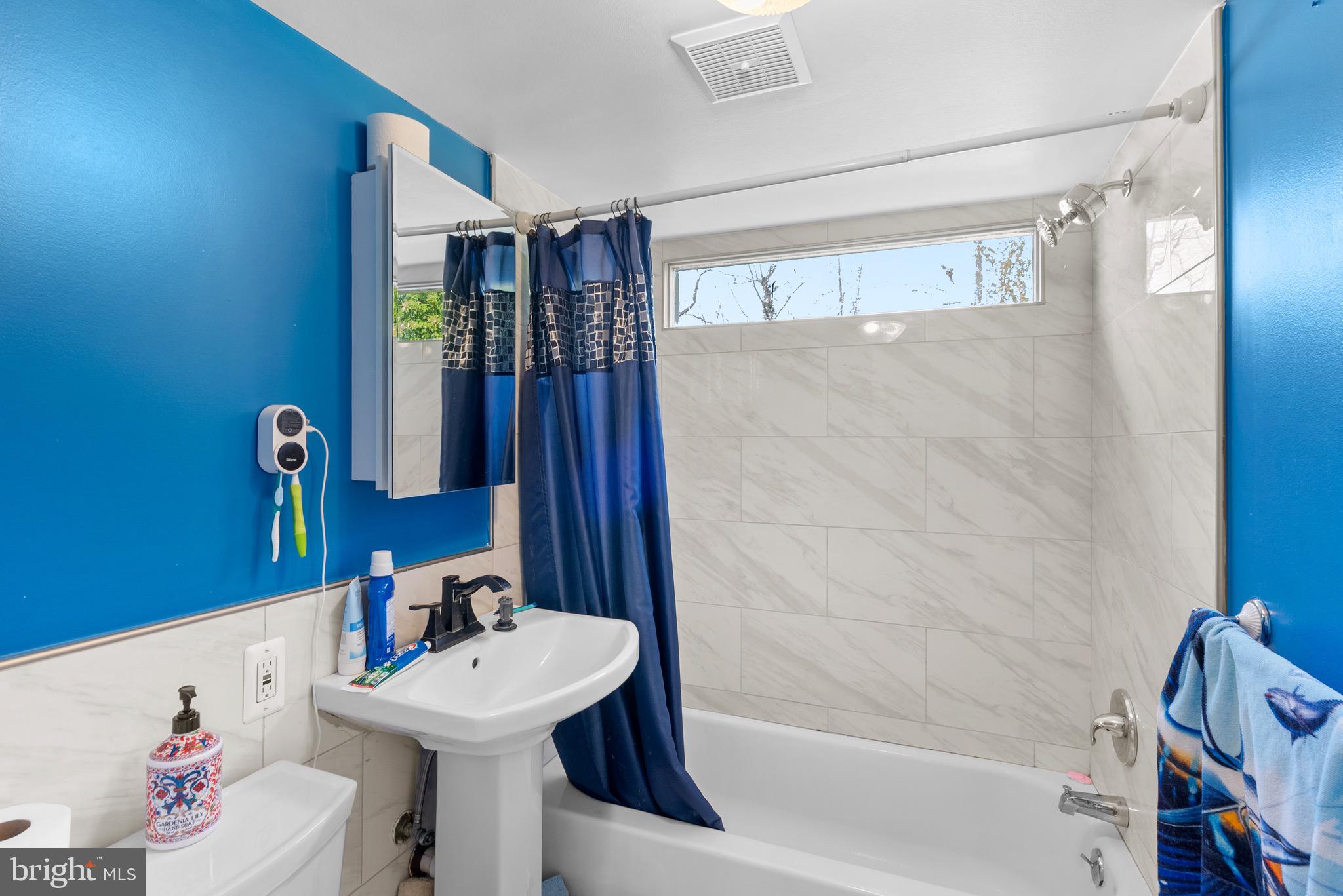 ROLLING VALLEY - Residential