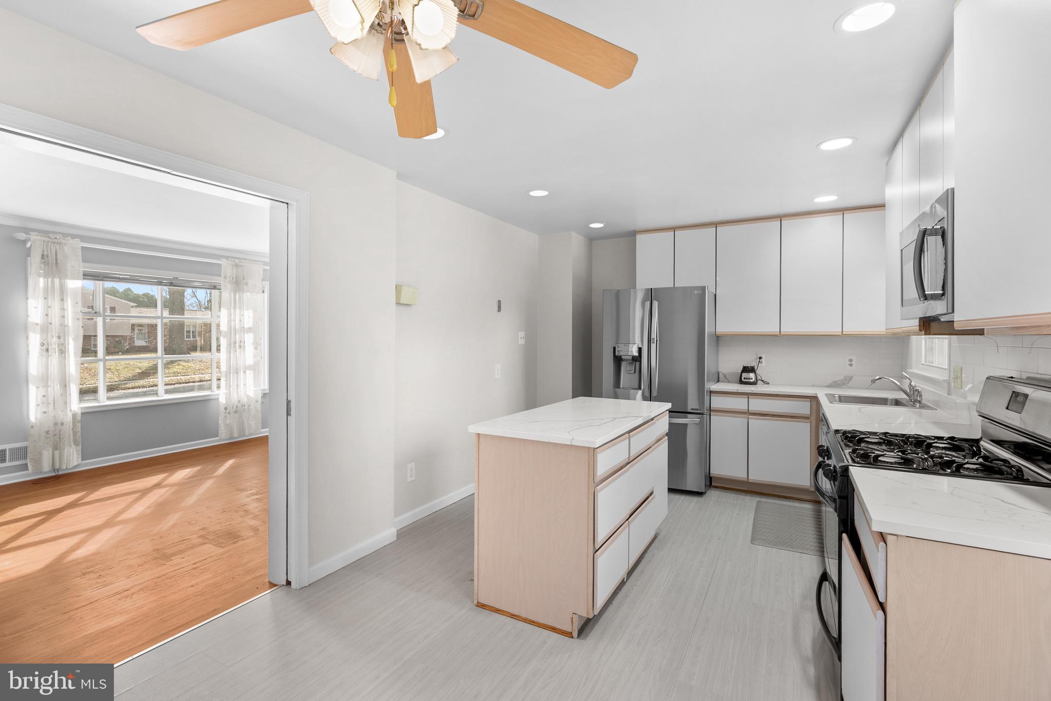 ROLLING VALLEY - Residential