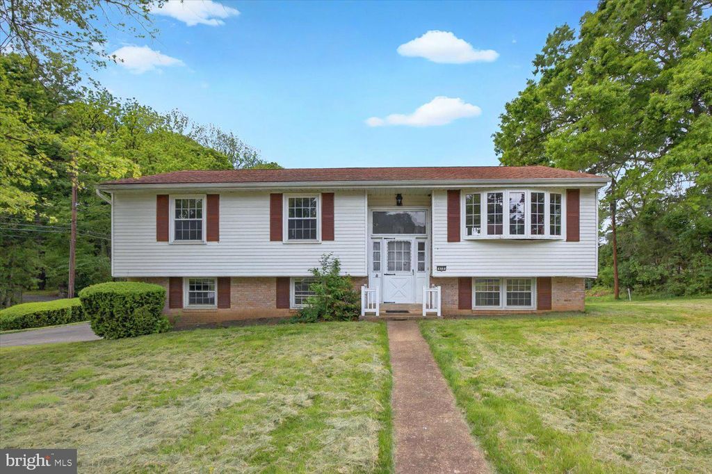 Photo of 526 Bean Blossom Drive, LANCASTER, PA 17603 (MLS # PALA2069832)