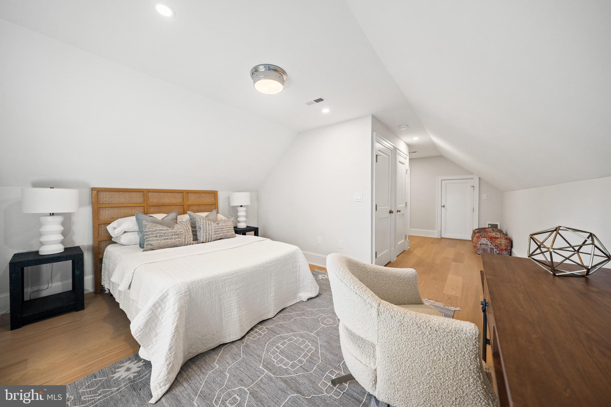 OBSERVATORY CIRCLE - Residential