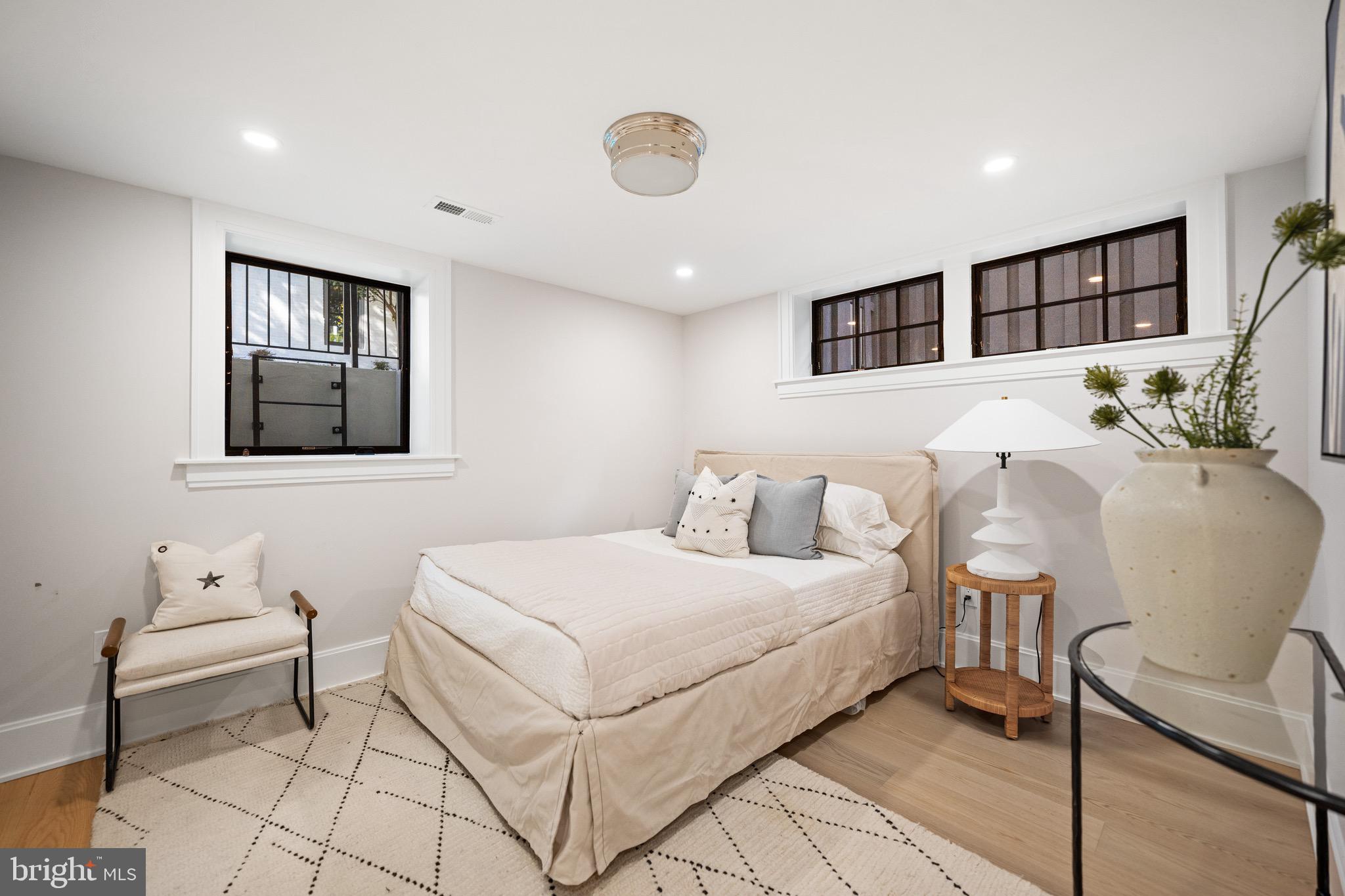 OBSERVATORY CIRCLE - Residential