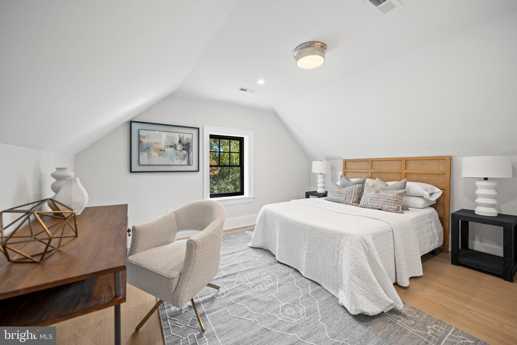 OBSERVATORY CIRCLE - Residential