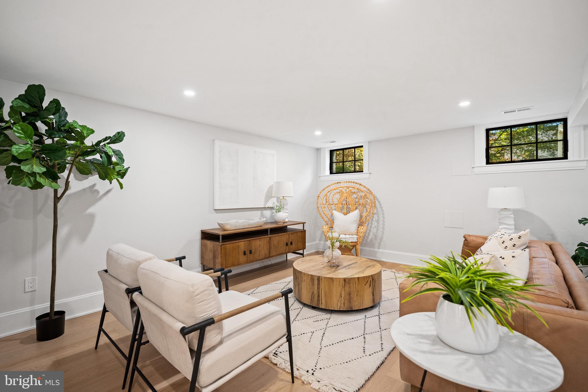 OBSERVATORY CIRCLE - Residential