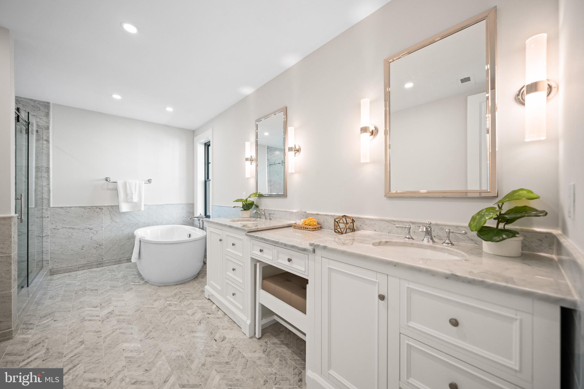 OBSERVATORY CIRCLE - Residential