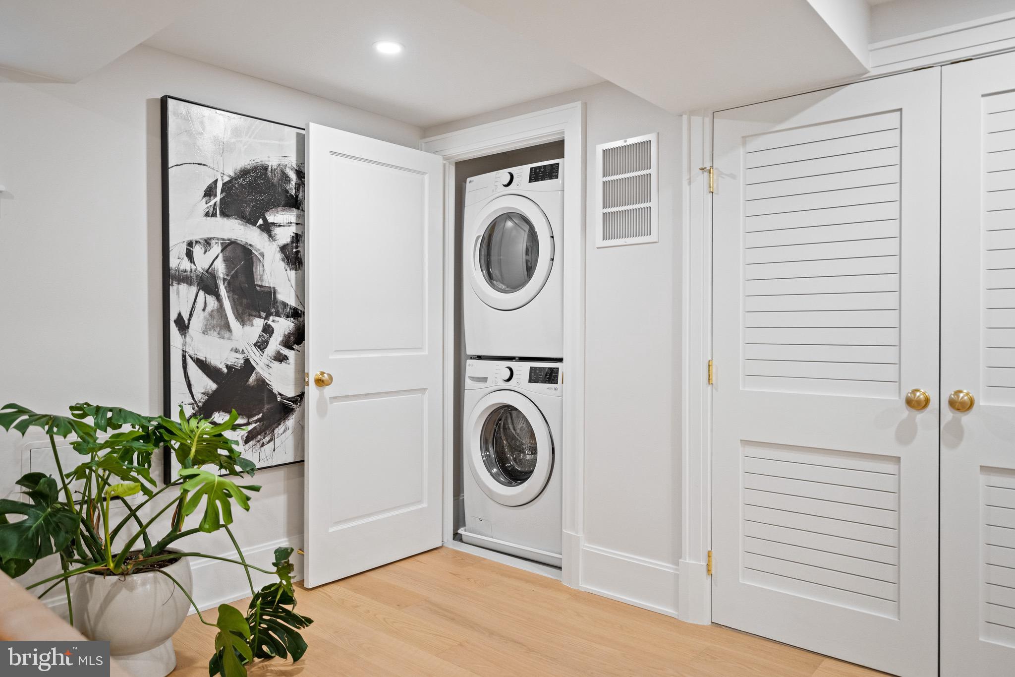 OBSERVATORY CIRCLE - Residential