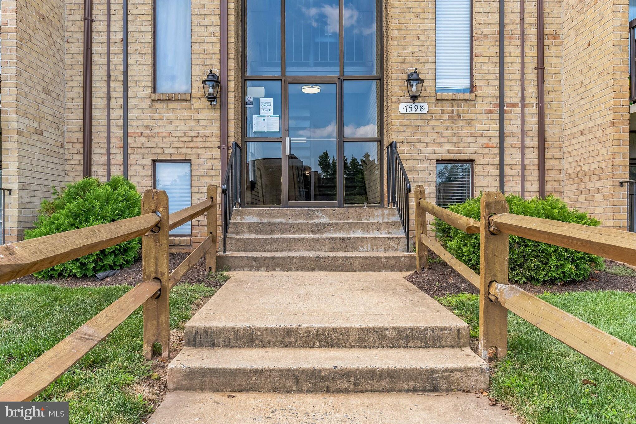 7598 GALES COURT 004