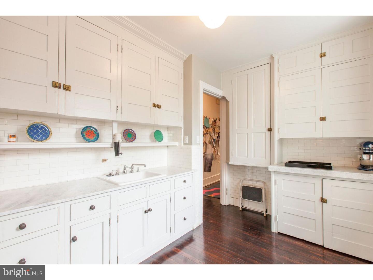 CHESTNUT HILL - Residential