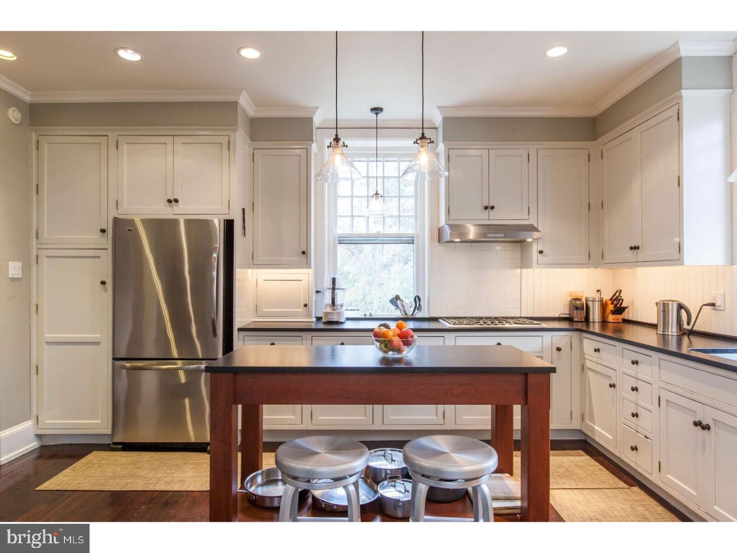 CHESTNUT HILL - Residential