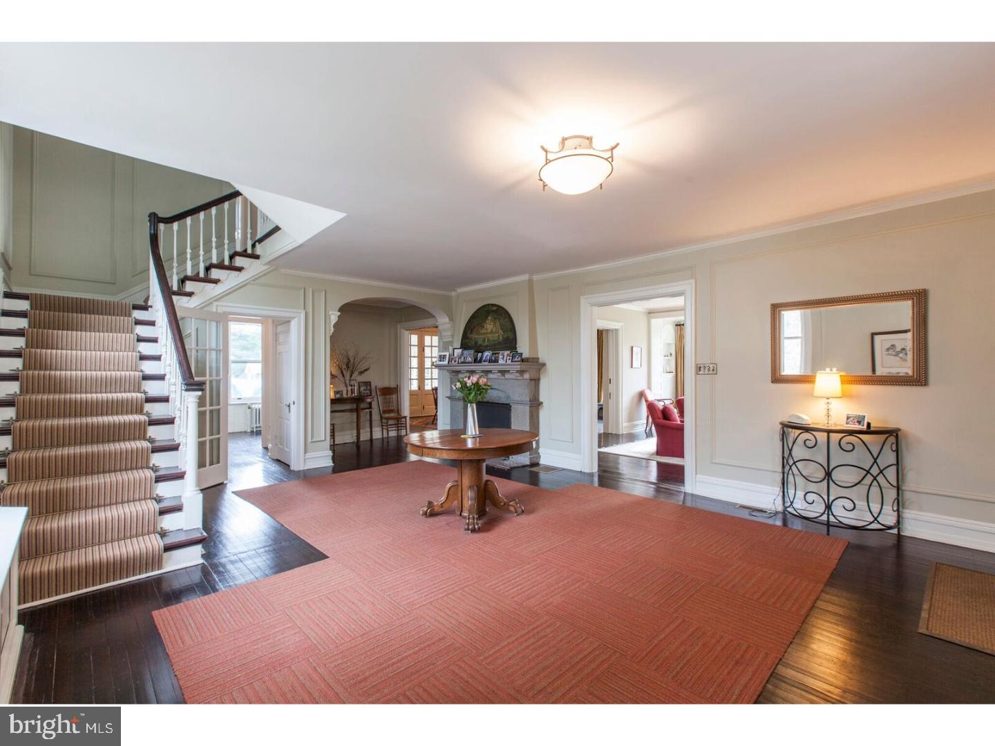 CHESTNUT HILL - Residential