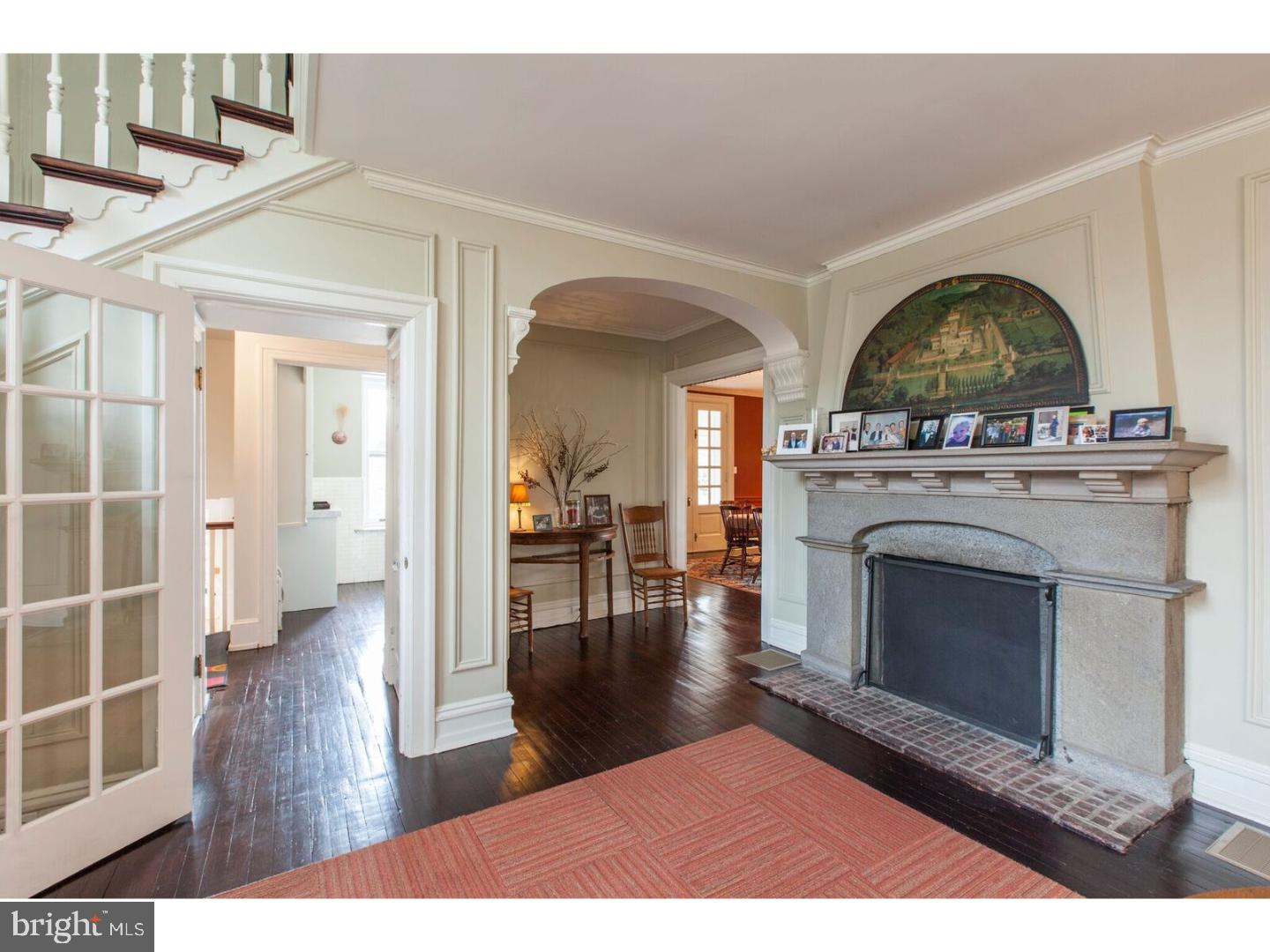 CHESTNUT HILL - Residential