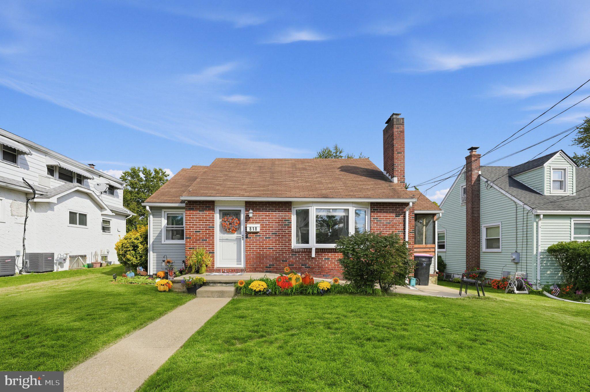 818 PRICE AVENUE