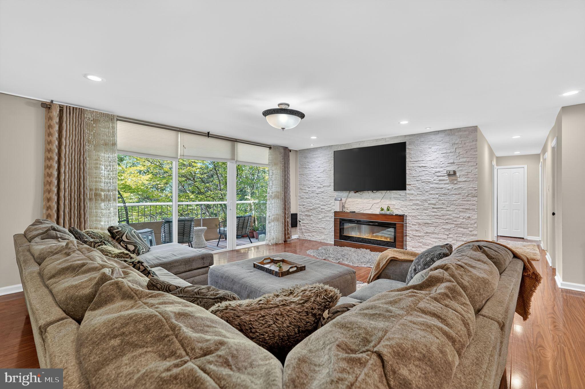 100 WEST AVENUE 326-S
