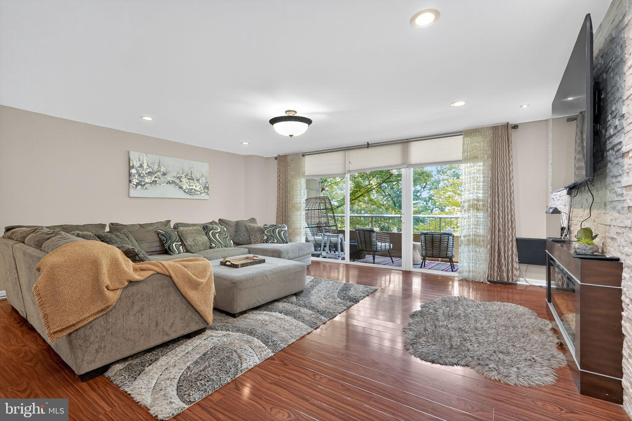 100 WEST AVENUE 326-S
