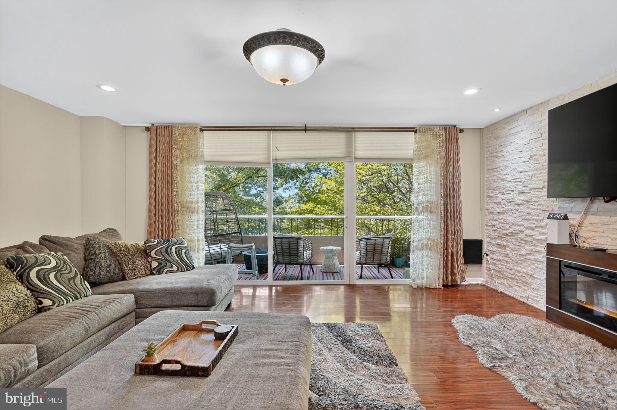 100 WEST AVENUE 326-S