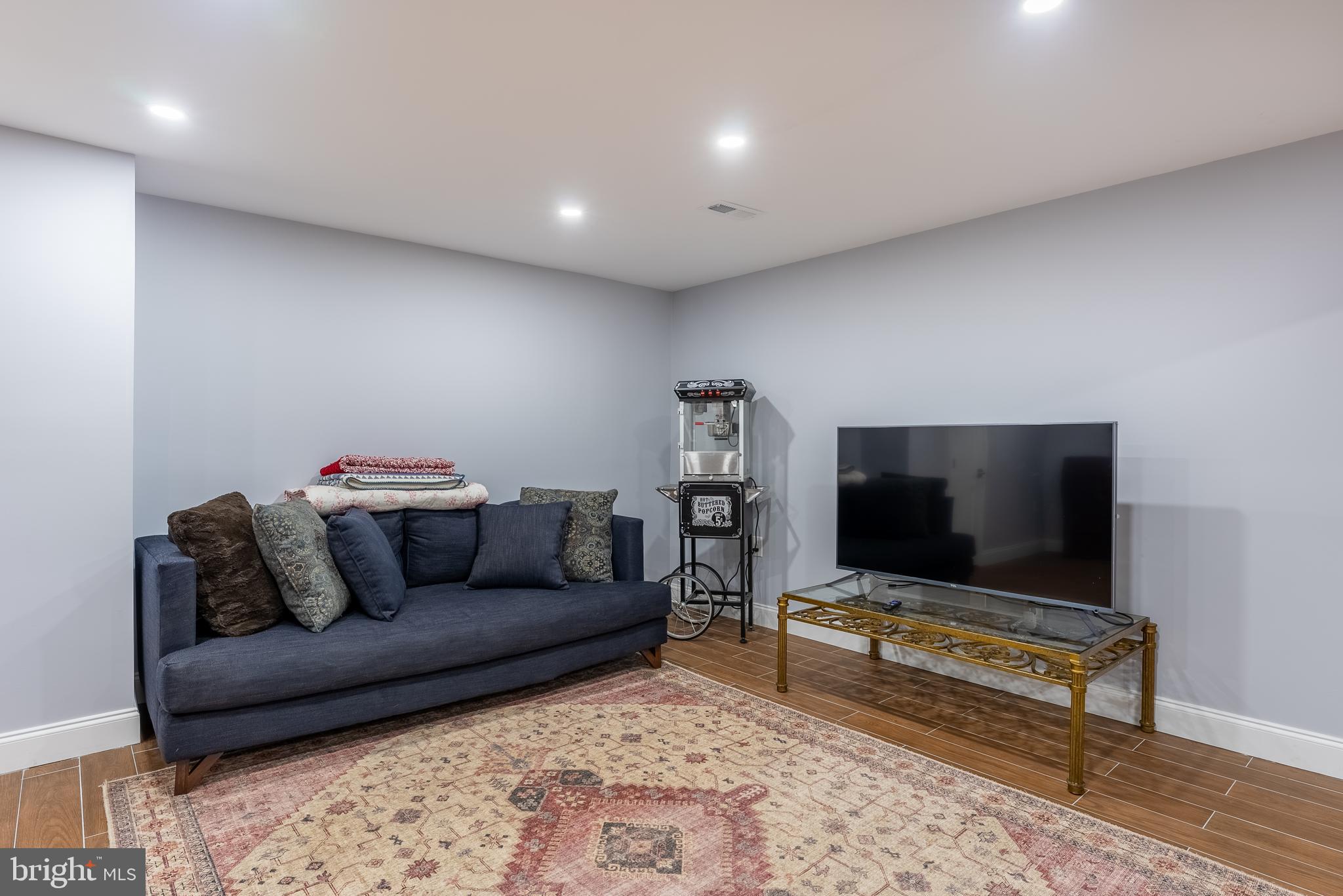 TIMOTHY PARK - Residential