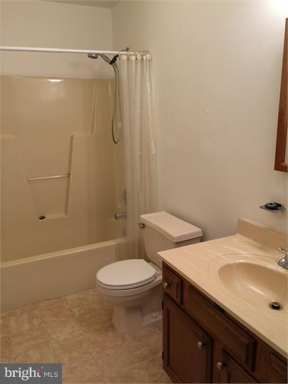 OLDE GREENWICH - Residential Lease