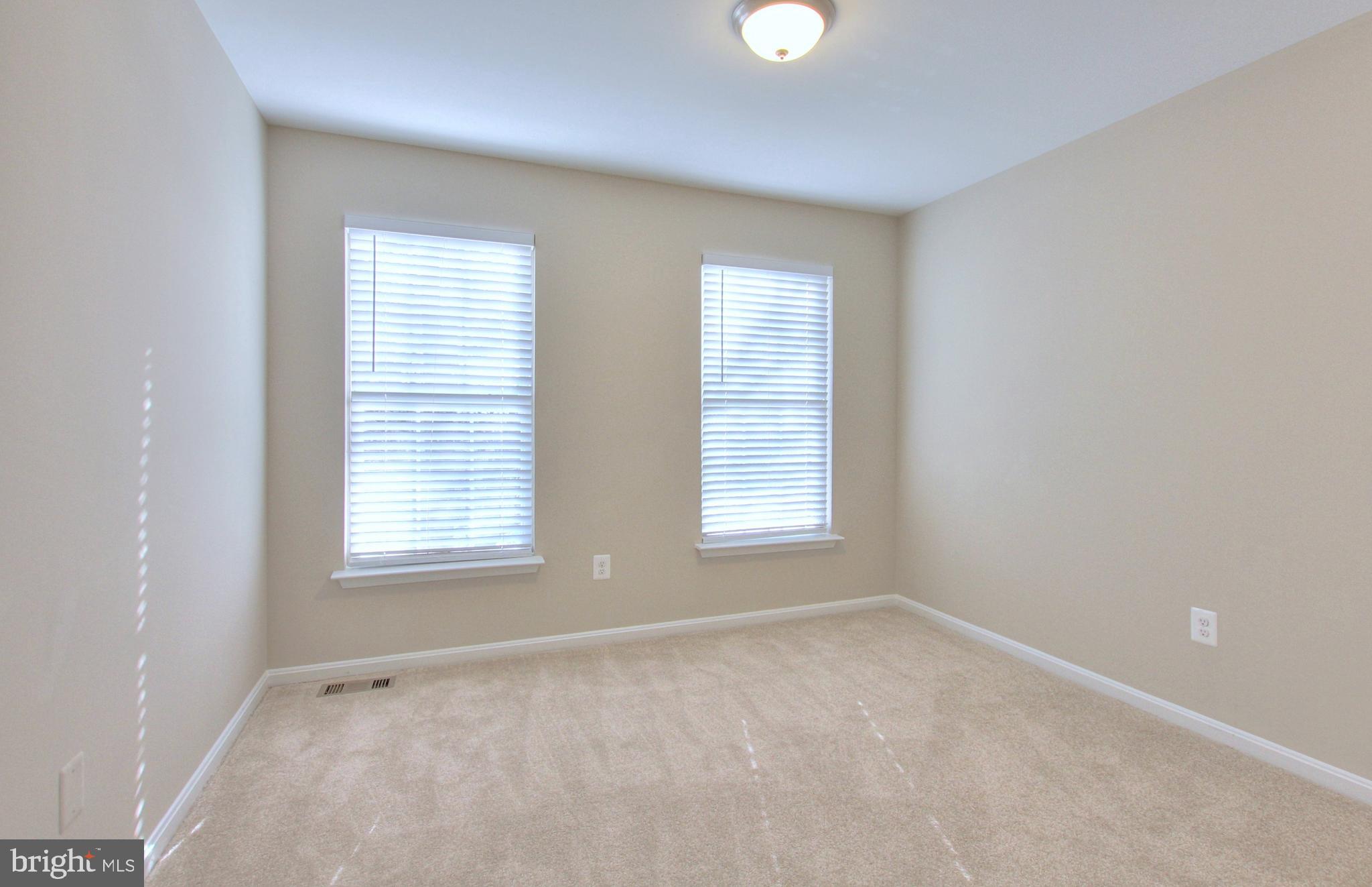 LONGRIDGE KNOLLS - Residential