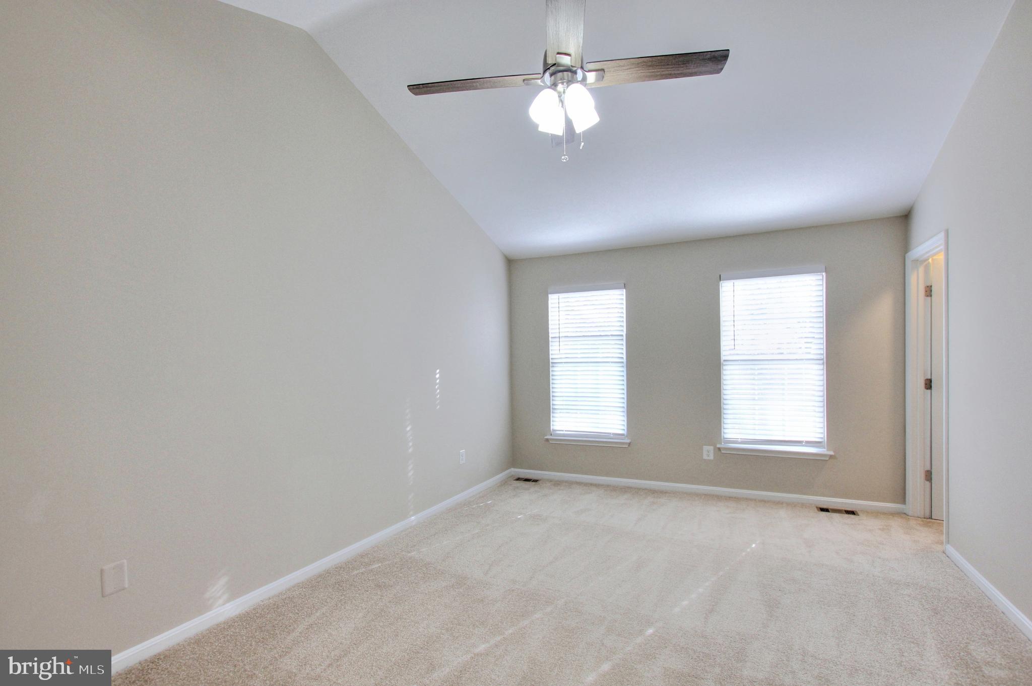 LONGRIDGE KNOLLS - Residential