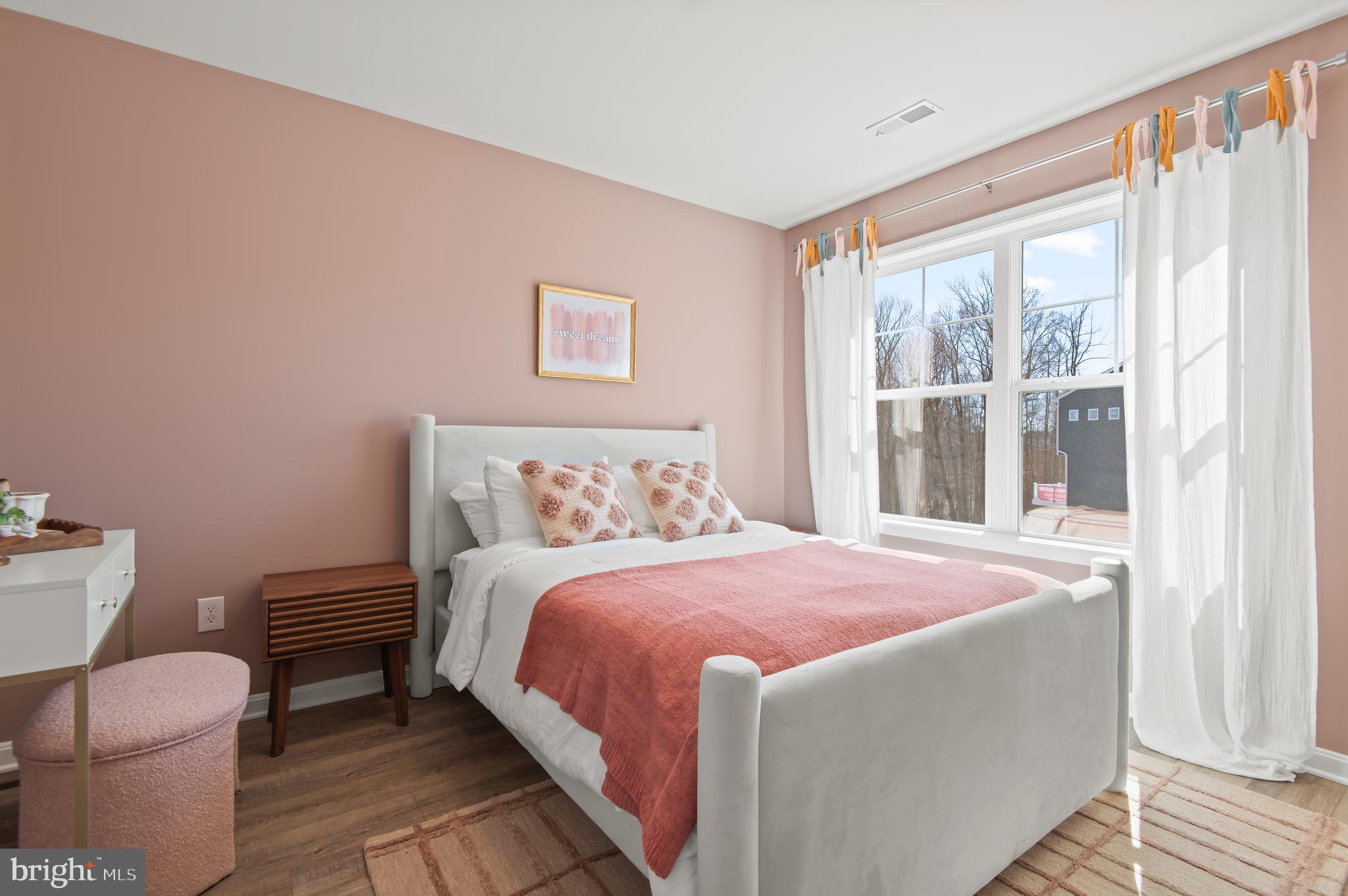 HOLLY WOODS - Residential