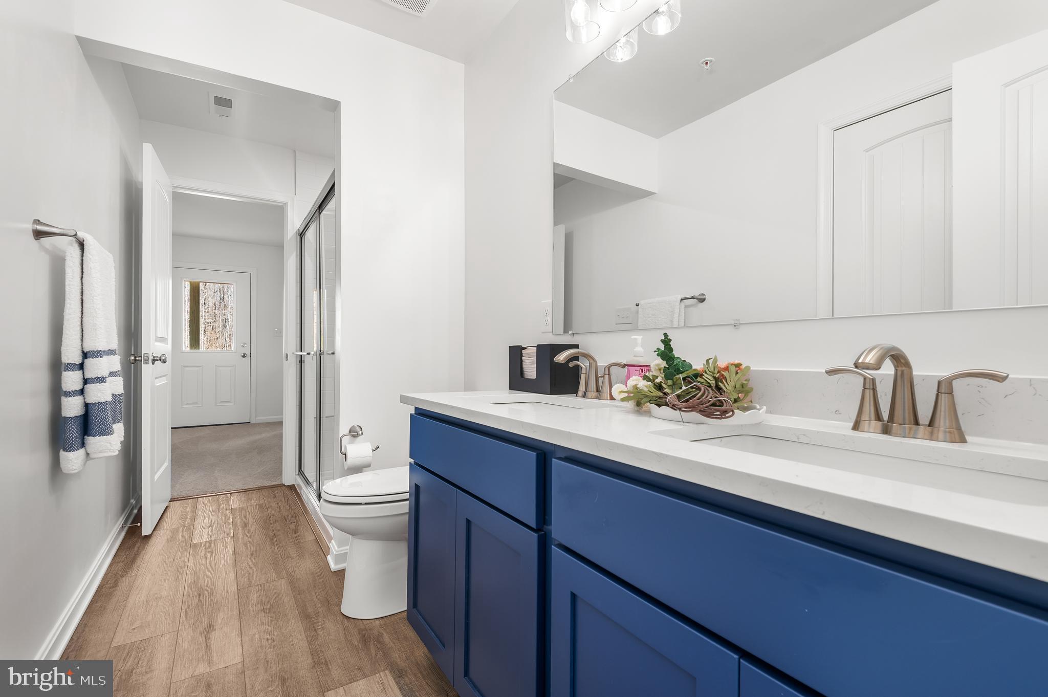 HOLLY WOODS - Residential