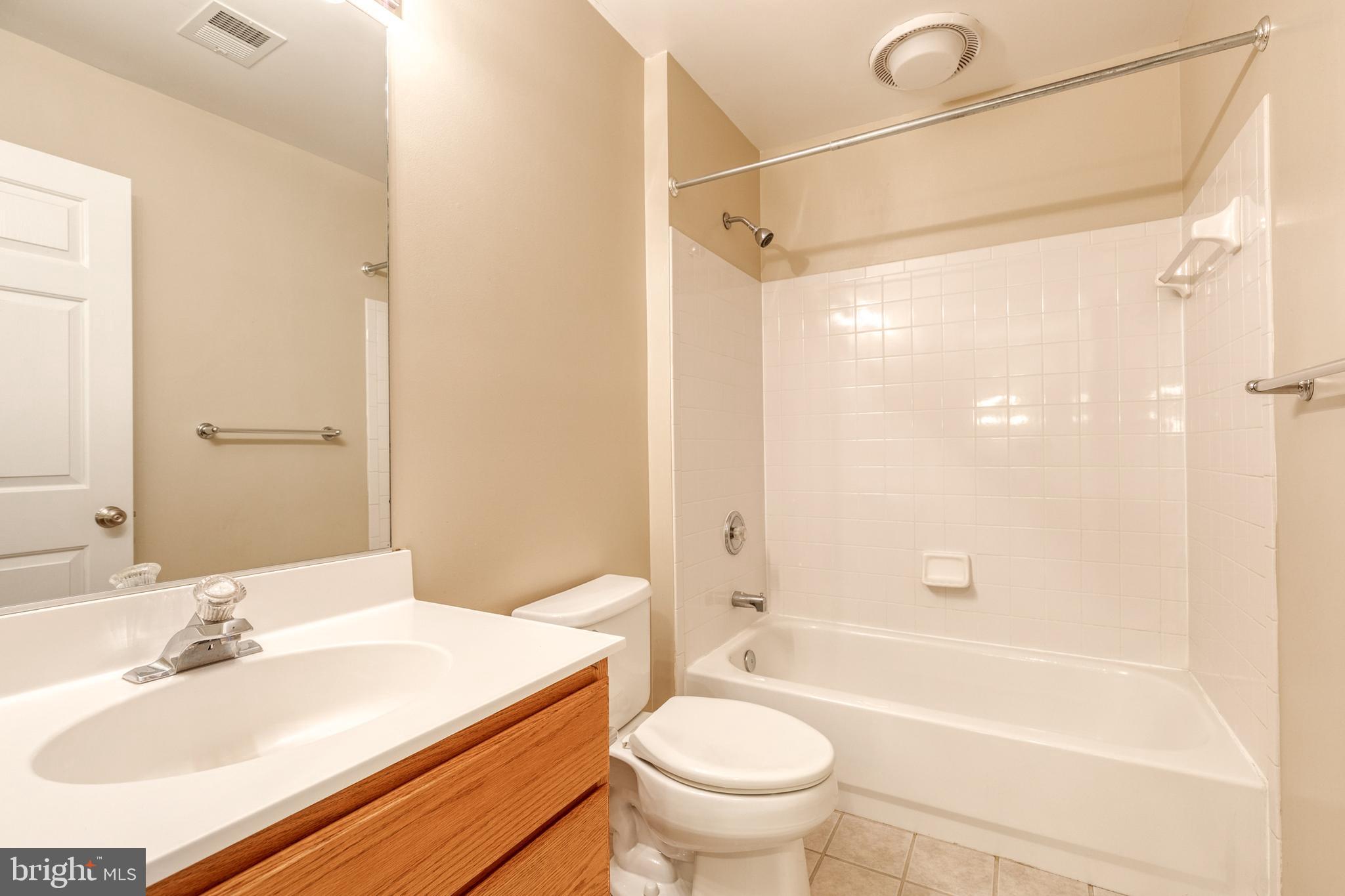 RUSSETT - Residential Lease