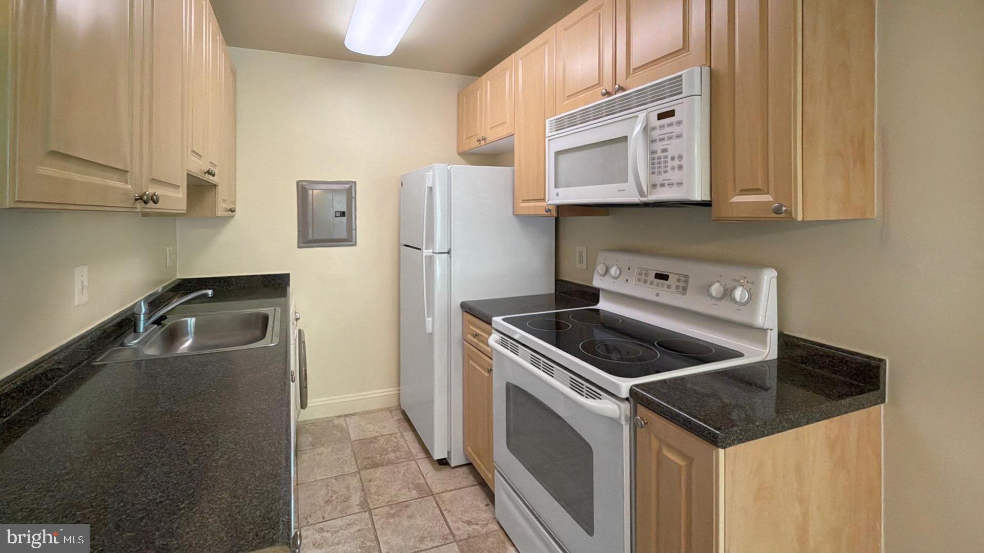 THE FAIRMONT 1005 CONDO - Residential