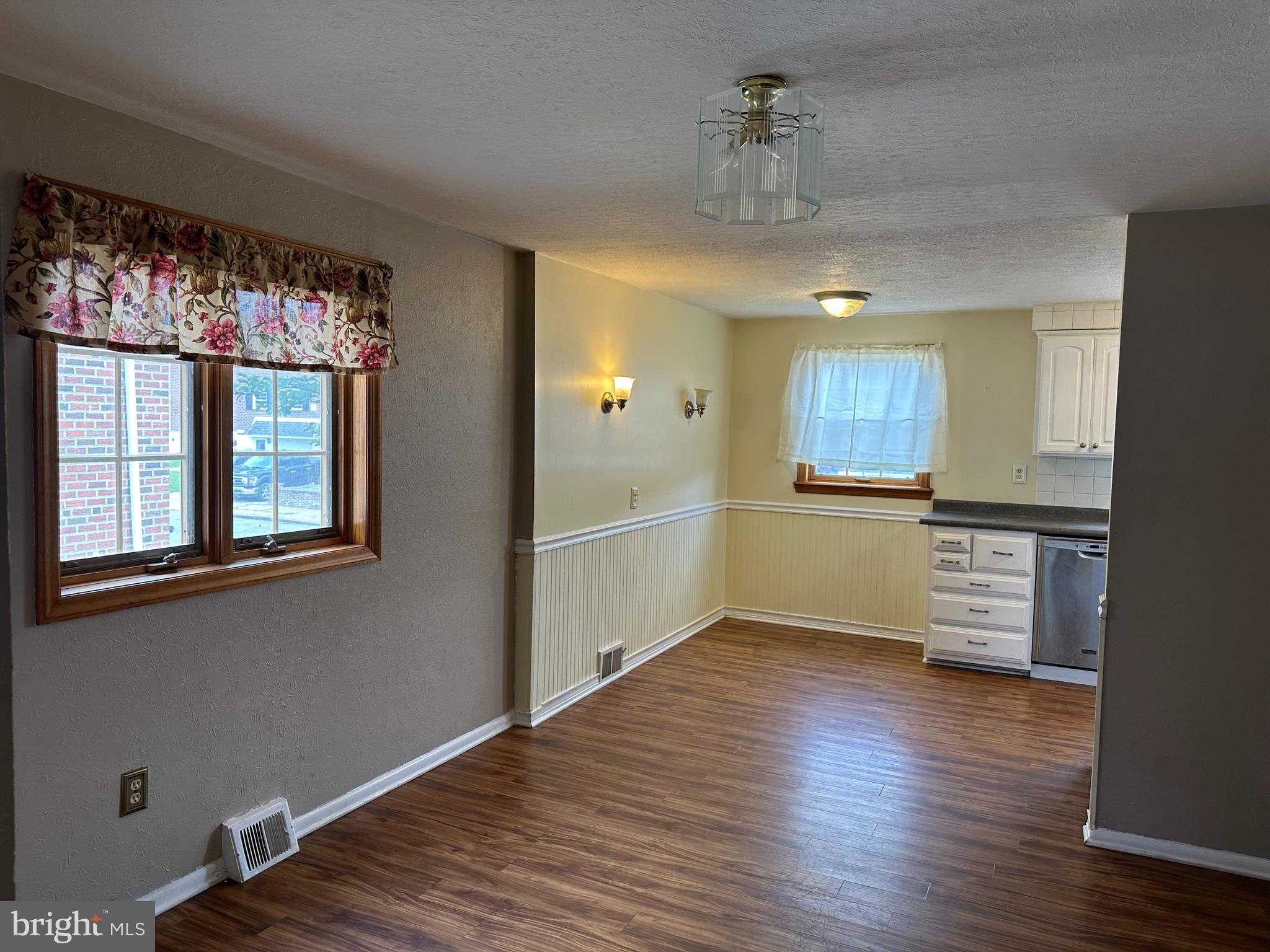 124 MEADOW LANE