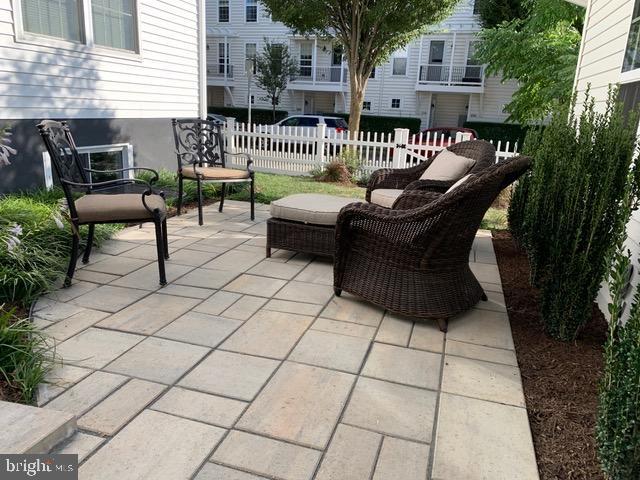 FLORIN HILL - Residential