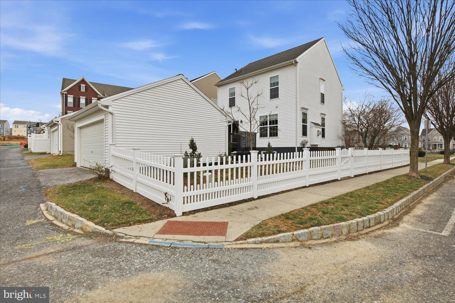 FLORIN HILL - Residential