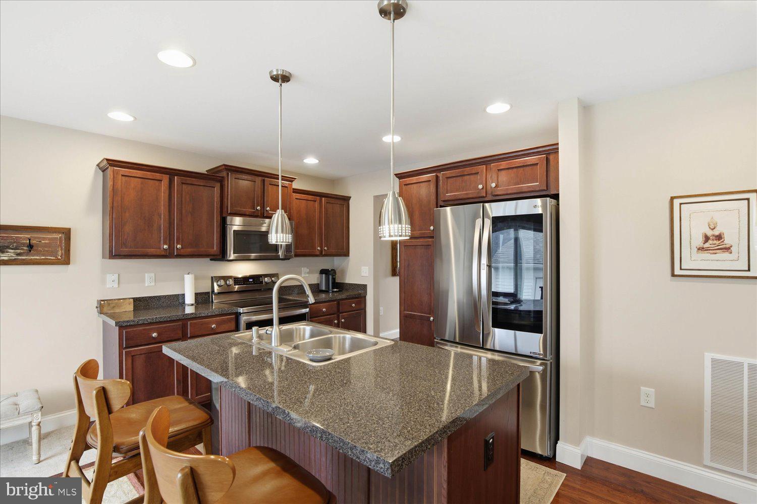 FLORIN HILL - Residential