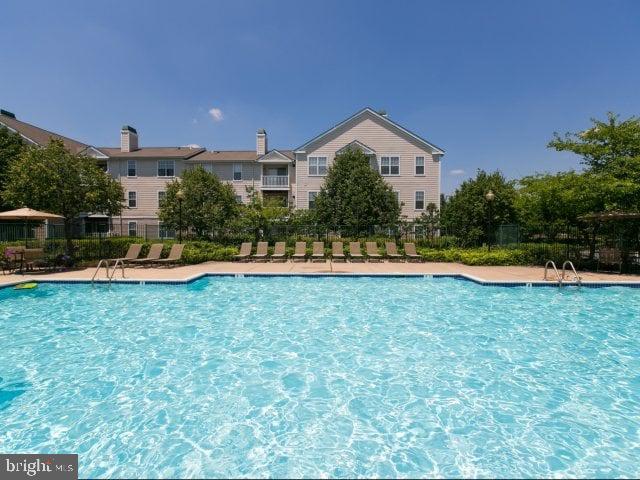 RIVER COLONY - Residential