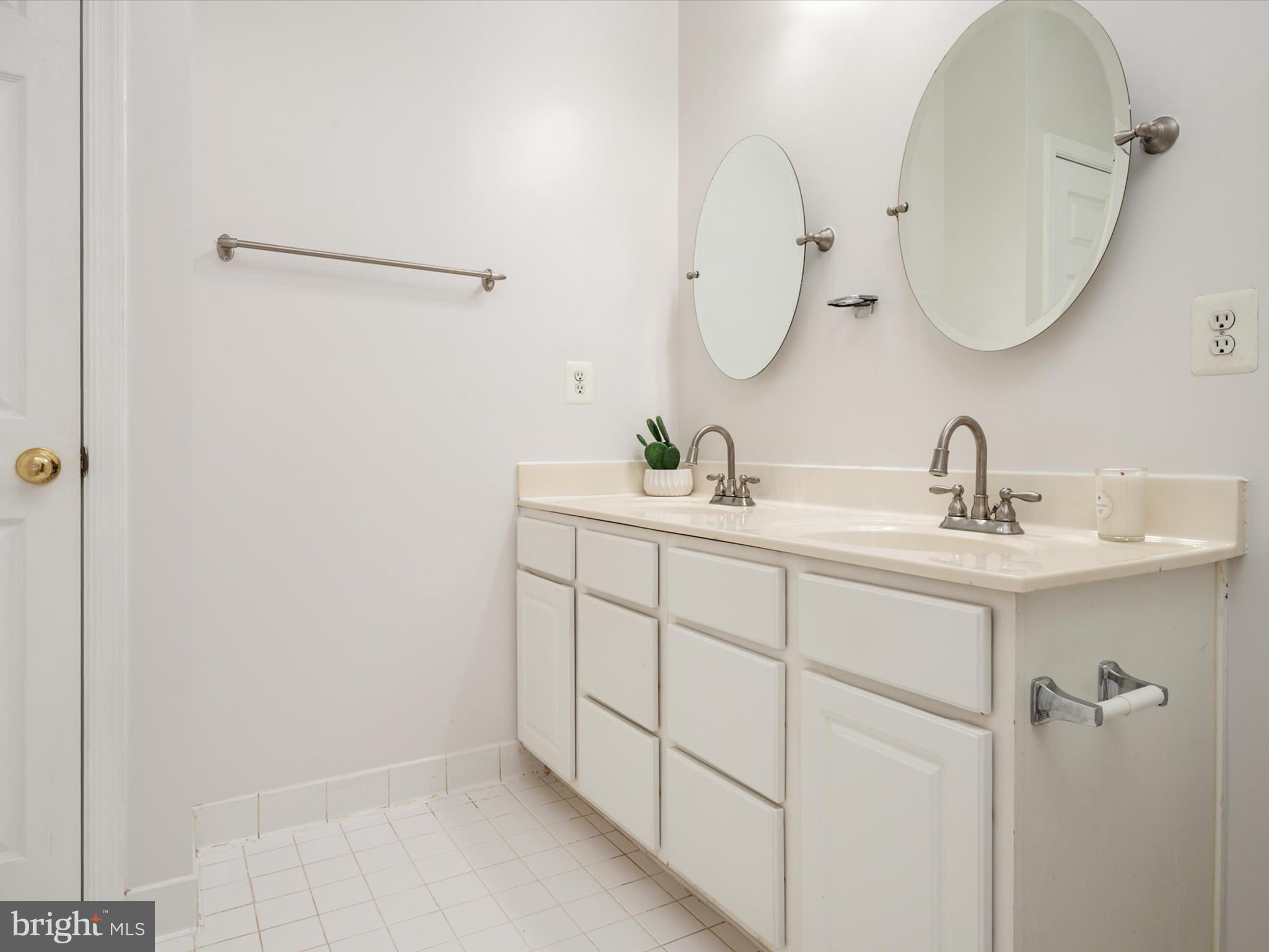 RIVER COLONY - Residential