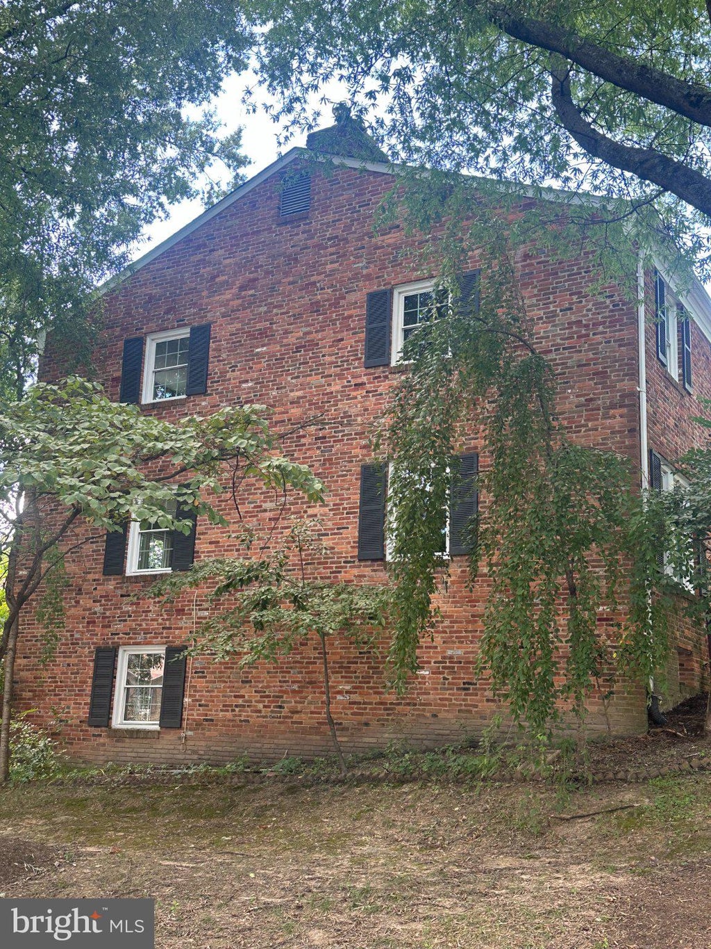 Photo of 9280 Bailey Lane, FAIRFAX, VA 22031 (MLS # VAFX2339746)