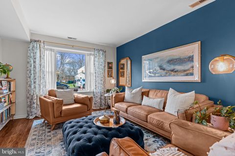 35 HANOVER COURT LANGHORNE PA 19047