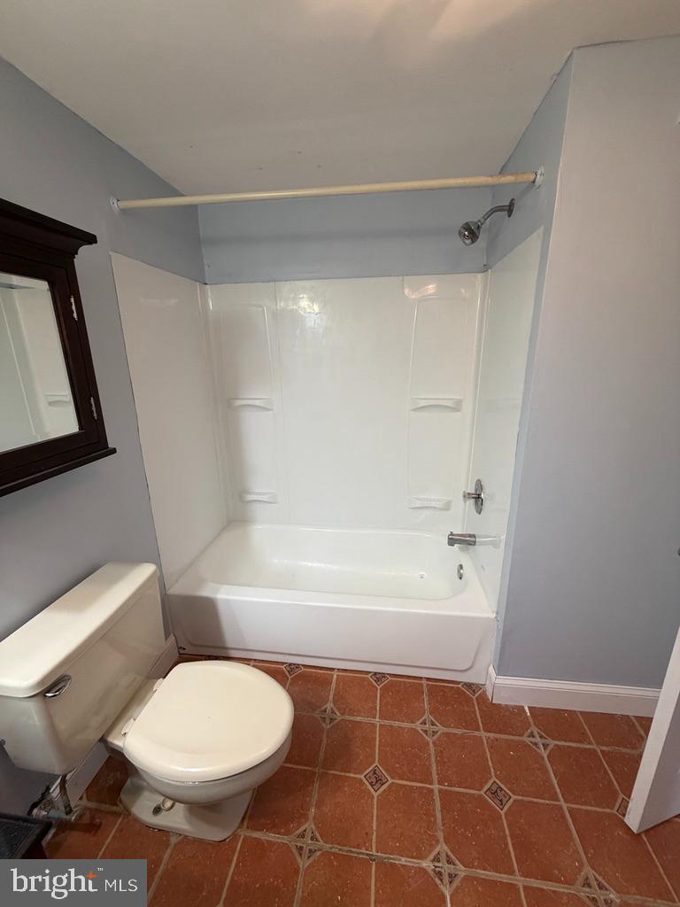 TAMERLANE - Residential Lease