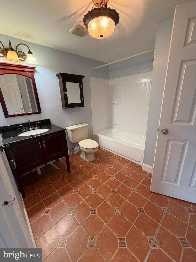 TAMERLANE - Residential Lease