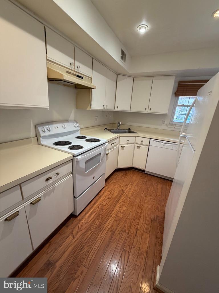 TAMERLANE - Residential Lease